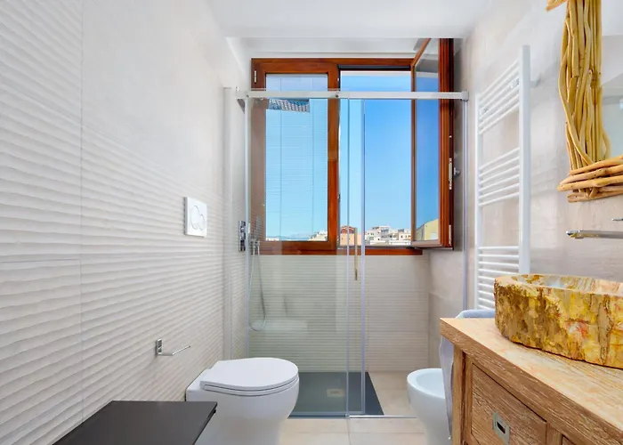 Window On The Sea Apartman *