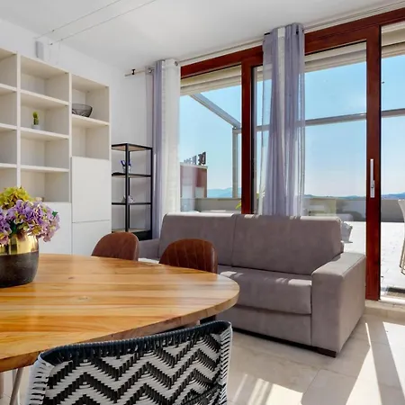 Window On The Sea * Ольбия